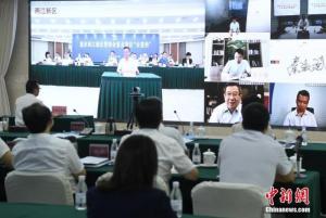 两江新区党工委副书记管委会主任罗林介绍近6000家数字经济企业聚集在两江