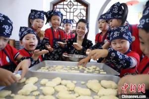 甘肃甘州兜底童叟“育”“养”之需:破摇号入园建老人活动圈