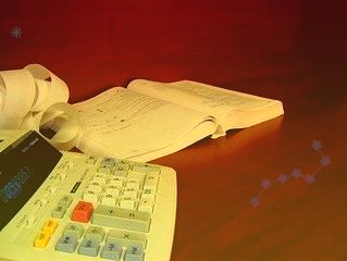 加拿大央行维持利率不变但暗示加息已迫在眉睫